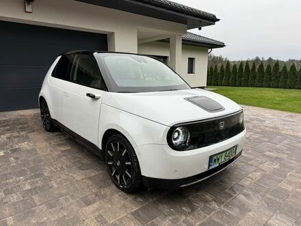 Хонда e 2021 у Європі на Automoto.ua Білий Хонда e, об'ємом двигуна 0 л та пробігом 22 тис. км за 73900 $, фото 1 на Automoto.ua