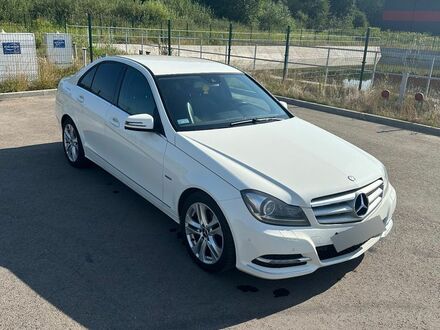 Мерседес Ц-Класс 2011 в Европе на Automoto.ua Белый Мерседес Ц-Класс, объемом двигателя 1 л и пробегом 253 тыс. км за 7991 $, фото 1 на Automoto.ua