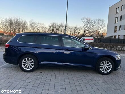 Фольксваген Пассат 2019 в Европе на Automoto.ua Фольксваген Пассат, объемом двигателя 1 л и пробегом 197 тыс. км за 52900 $, фото 1 на Automoto.ua
