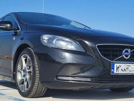 Вольво V40 2016 у Європі на Automoto.ua Чорний Вольво V40, об'ємом двигуна 1 л та пробігом 280 тис. км за 10424 $, фото 1 на Automoto.ua