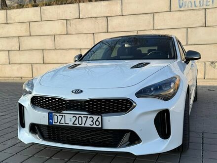 Киа Stinger 2021 в Европе на Automoto.ua Белый Киа Stinger, объемом двигателя 3.34 л и пробегом 46 тыс. км за 36078 $, фото 1 на Automoto.ua