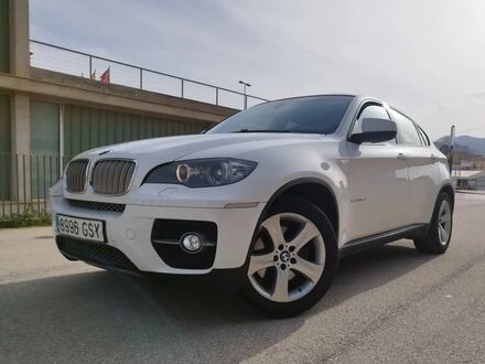 БМВ Х6 2010 в Европе на Automoto.ua Белый БМВ Х6, объемом двигателя 2.99 л и пробегом 215 тыс. км за 21654 $, фото 1 на Automoto.ua