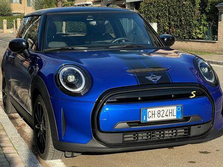 Синій Міні Cooper SE, об'ємом двигуна 0 л та пробігом 26 тис. км за 20109 $, фото 1 на Automoto.ua