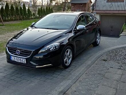 Вольво V40 2013 у Європі на Automoto.ua Чорний Вольво V40, об'ємом двигуна 1 л та пробігом 117 тис. км за 34900 $, фото 1 на Automoto.ua