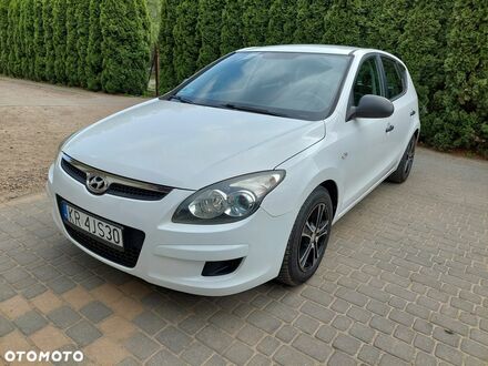 Хендай i30, объемом двигателя 1.4 л и пробегом 181 тыс. км за 3650 $, фото 1 на Automoto.ua