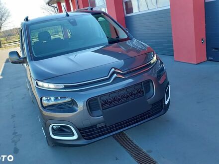 Сітроен Берлінго 2019 у Європі на Automoto.ua Сірий Сітроен Берлінго, об'ємом двигуна 1 л та пробігом 122 тис. км за 49800 $, фото 1 на Automoto.ua