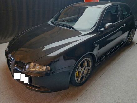 Альфа Ромео 147 2004 в Европе на Automoto.ua Черный Альфа Ромео 147, объемом двигателя 3.18 л и пробегом 86 тыс. км за 30669 $, фото 1 на Automoto.ua