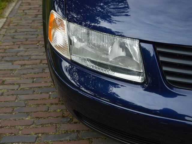 Фольксваген Пассат 2000 у Європі на Automoto.ua Синій Фольксваген Пассат, об'ємом двигуна 2.77 л та пробігом 95 тис. км за 10481 $, фото 5 на Automoto.ua