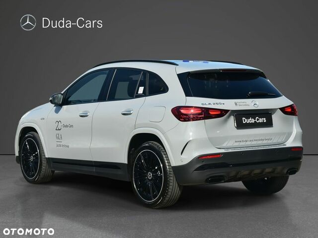 Мерседес ГЛА-Класс 2025 в Европе на Automoto.ua Серый Мерседес ГЛА-Класс, объемом двигателя 1 л и пробегом 4 тыс. км за 52058 $, фото 1 на Automoto.ua