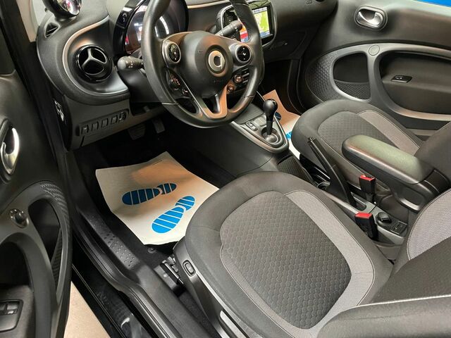 Чорний Смарт Fortwo, об'ємом двигуна 0 л та пробігом 15 тис. км за 10753 $, фото 9 на Automoto.ua