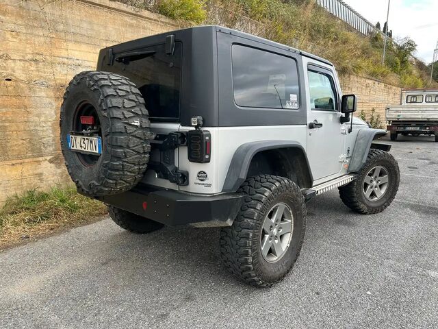 Джип Вранглер 2010 в Европе на Automoto.ua Серый Джип Вранглер, объемом двигателя 2.78 л и пробегом 136 тыс. км за 38521 $, фото 4 на Automoto.ua