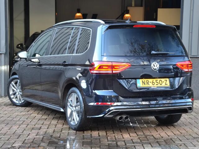 Фольксваген Туран 2017 у Європі на Automoto.ua Чорний Фольксваген Туран, об'ємом двигуна 1.4 л та пробігом 181 тис. км за 20909 $, фото 6 на Automoto.ua