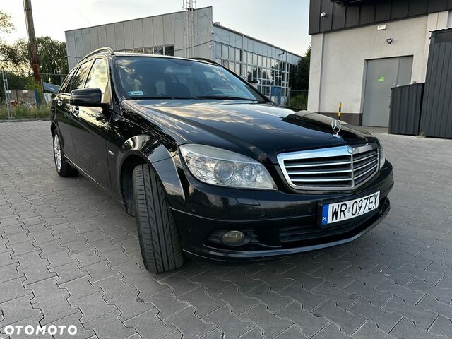Мерседес Ц-Клас 2009 у Європі на Automoto.ua Чорний Мерседес Ц-Клас, об'ємом двигуна 2.14 л та пробігом 224 тис. км за 22000 $, фото 4 на Automoto.ua