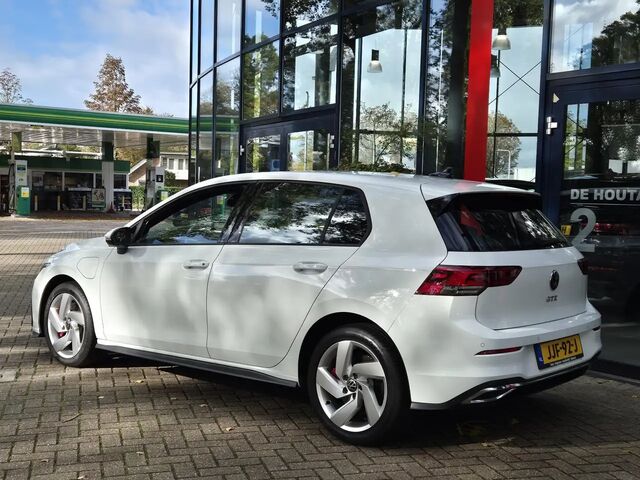 Фольксваген Golf GTE 2021 у Європі на Automoto.ua Білий Фольксваген Golf GTE, об'ємом двигуна 1.4 л та пробігом 71 тис. км за 30146 $, фото 3 на Automoto.ua