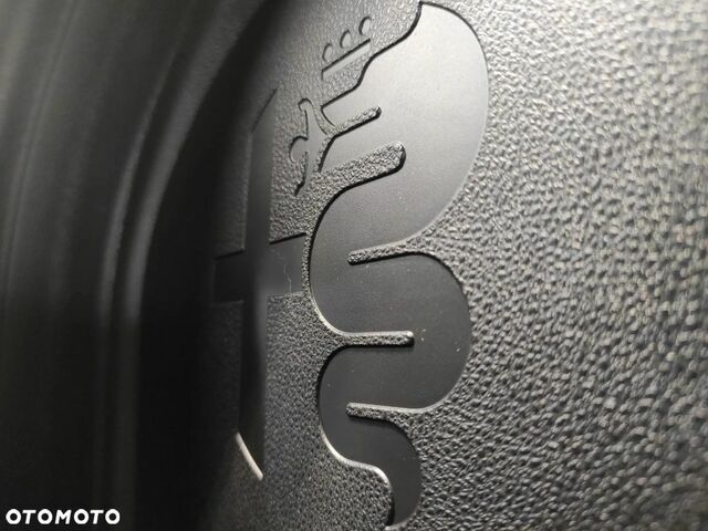 Альфа Ромео Джуниор 2025 в Европе на Automoto.ua Черный Альфа Ромео Джуниор, объемом двигателя 1 л и пробегом 6 тыс. км за 33681 $, фото 19 на Automoto.ua