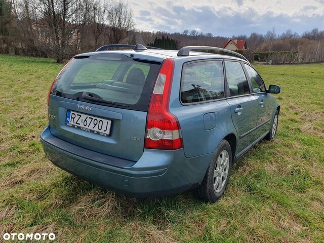 Вольво В50, объемом двигателя 1.56 л и пробегом 320 тыс. км за 2592 $, фото 1 на Automoto.ua