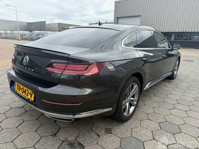 Фольксваген Arteon 2018 у Європі на Automoto.ua Сірий Фольксваген Arteon, об'ємом двигуна 1.5 л та пробігом 102 тис. км за 17973 $, фото 5 на Automoto.ua