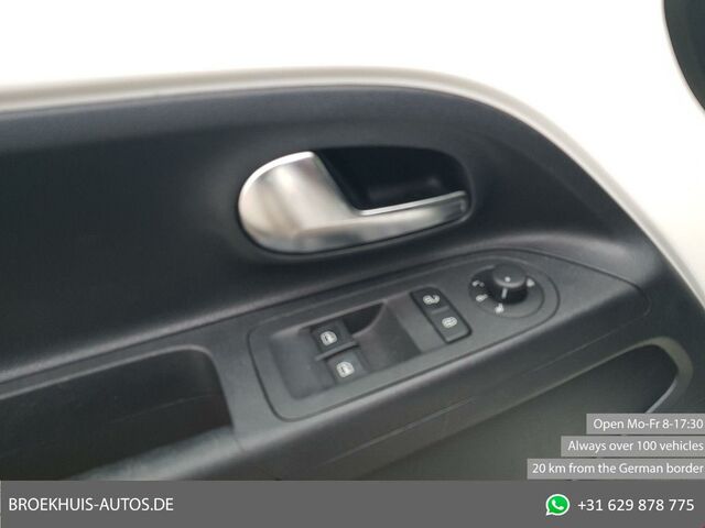 Фольксваген Ап 2017 в Европе на Automoto.ua Белый Фольксваген Ап, объемом двигателя 1 л и пробегом 96 тыс. км за 2900 $, фото 18 на Automoto.ua