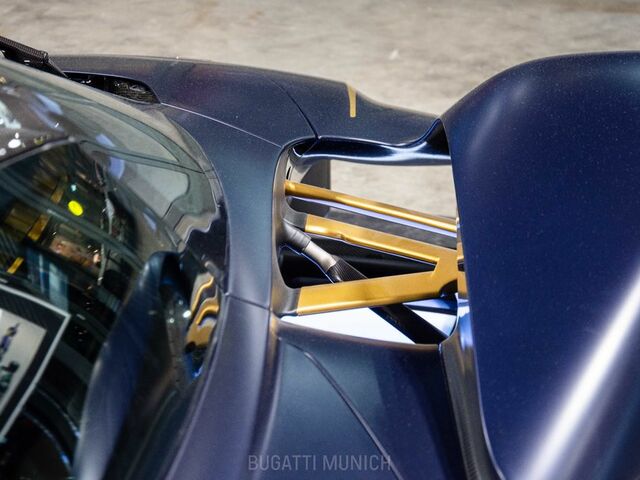 Синій Астон Мартін Інша, об'ємом двигуна 6.5 л та пробігом 1 тис. км за 3867176 $, фото 8 на Automoto.ua