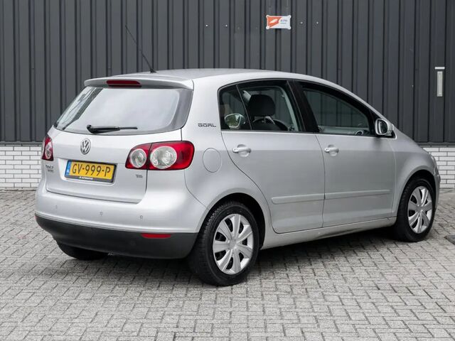 Фольксваген Гольф Плюс 2006 в Европе на Automoto.ua Серый Фольксваген Гольф Плюс, объемом двигателя 1.6 л и пробегом 193 тыс. км за 4023 $, фото 5 на Automoto.ua