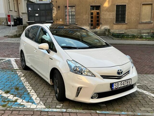 Тойота Prius Plus, об'ємом двигуна 1.8 л та пробігом 151 тис. км за 12721 $, фото 1 на Automoto.ua