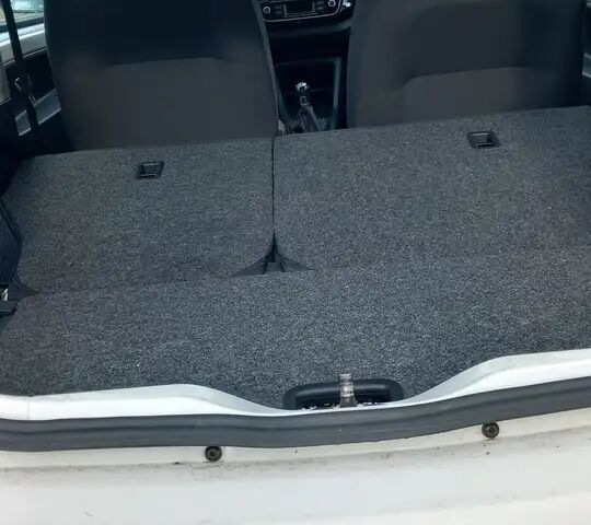 Фольксваген Ап 2012 у Європі на Automoto.ua Фольксваген Ап, об'ємом двигуна 0 л та пробігом 148 тис. км за 4375 $, фото 3 на Automoto.ua