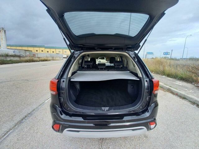 Мицубиси Аутлендер 2019 в Европе на Automoto.ua Серый Мицубиси Аутлендер, объемом двигателя 2.36 л и пробегом 69 тыс. км за 25671 $, фото 27 на Automoto.ua