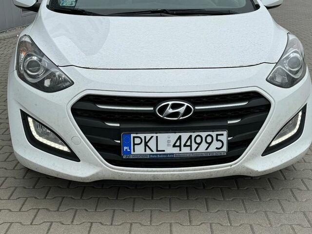 Хендай i30, об'ємом двигуна 1.58 л та пробігом 296 тис. км за 5162 $, фото 2 на Automoto.ua