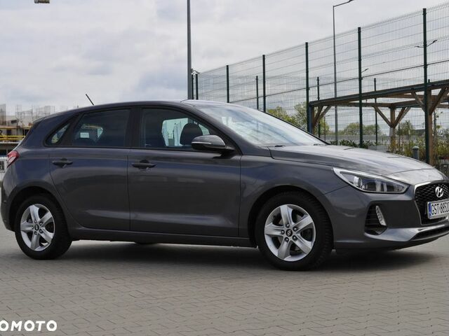 Хендай i30, объемом двигателя 1.58 л и пробегом 94 тыс. км за 10346 $, фото 6 на Automoto.ua