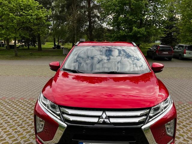 Мицубиси Eclipse Cross, объемом двигателя 1.5 л и пробегом 75 тыс. км за 18121 $, фото 1 на Automoto.ua