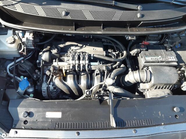 Хендай ix20, об'ємом двигуна 1.4 л та пробігом 133 тис. км за 6004 $, фото 8 на Automoto.ua