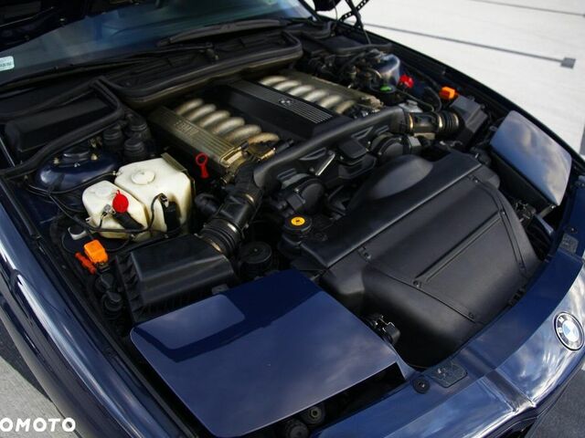 БМВ 8 Серия, объемом двигателя 4.99 л и пробегом 82 тыс. км за 48596 $, фото 6 на Automoto.ua