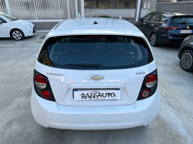 Шевроле Авео 2011 в Европе на Automoto.ua Белый Шевроле Авео, объемом двигателя 1.23 л и пробегом 99 тыс. км за 4500 $, фото 3 на Automoto.ua