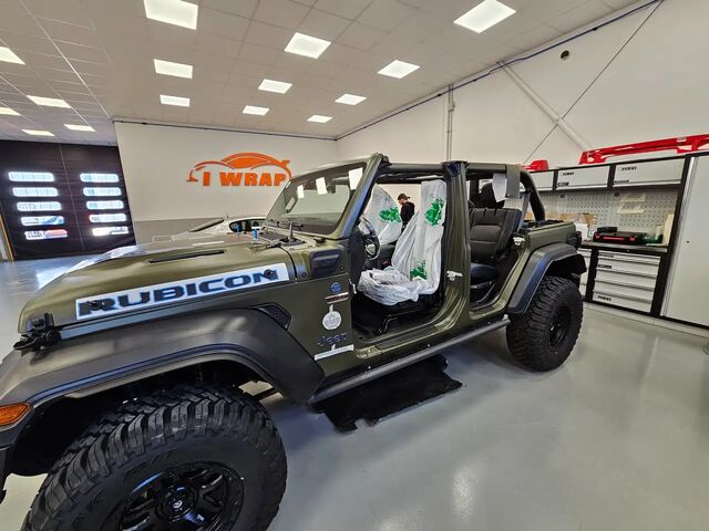 Джип Вранглер 2021 в Европе на Automoto.ua Белый Джип Вранглер, объемом двигателя 2 л и пробегом 112 тыс. км за 63995 $, фото 1 на Automoto.ua