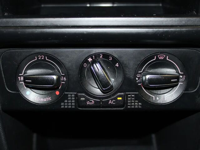 Фольксваген Поло 2009 у Європі на Automoto.ua Сірий Фольксваген Поло, об'ємом двигуна 1.39 л та пробігом 142 тис. км за 5781 $, фото 9 на Automoto.ua