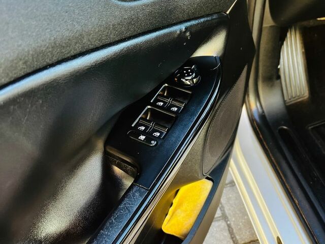 Альфа Ромео Джульетта 2011 в Европе на Automoto.ua Серый Альфа Ромео Джульетта, объемом двигателя 1 л и пробегом 145 тыс. км за 6538 $, фото 10 на Automoto.ua