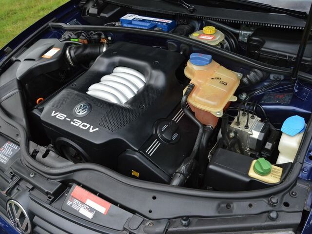 Фольксваген Пассат 2000 у Європі на Automoto.ua Синій Фольксваген Пассат, об'ємом двигуна 2.77 л та пробігом 95 тис. км за 10481 $, фото 14 на Automoto.ua