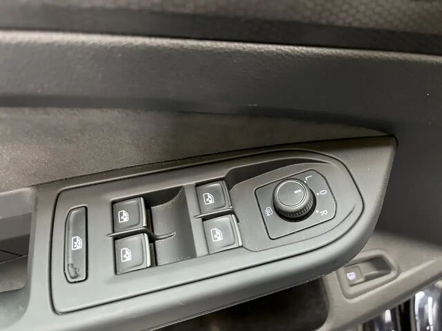 Фольксваген Golf GTE 2022 в Европе на Automoto.ua Черный Фольксваген Golf GTE, объемом двигателя 1.4 л и пробегом 50 тыс. км за 32598 $, фото 9 на Automoto.ua