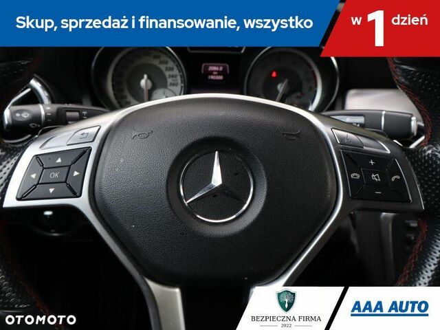 Мерседес ГЛА-Клас 2014 у Європі на Automoto.ua Білий Мерседес ГЛА-Клас, об'ємом двигуна 1 л та пробігом 190 тис. км за 16465 $, фото 16 на Automoto.ua