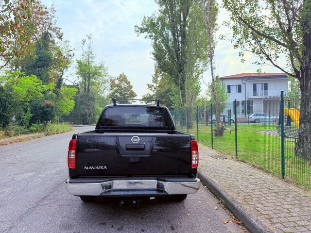 Ніссан Навара 2010 у Європі на Automoto.ua Чорний Ніссан Навара, об'ємом двигуна 0 л та пробігом 170 тис. км за 13900 $, фото 5 на Automoto.ua