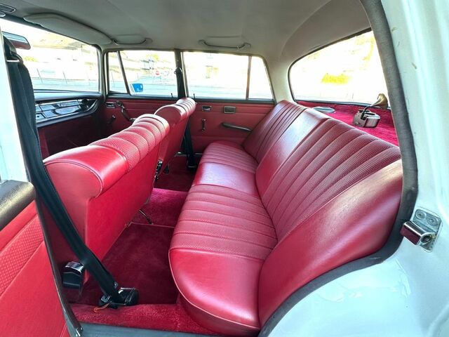 Мерседес 200 1967 в Европе на Automoto.ua Белый Мерседес 200, объемом двигателя 0 л и пробегом 137 тыс. км за 22749 $, фото 12 на Automoto.ua