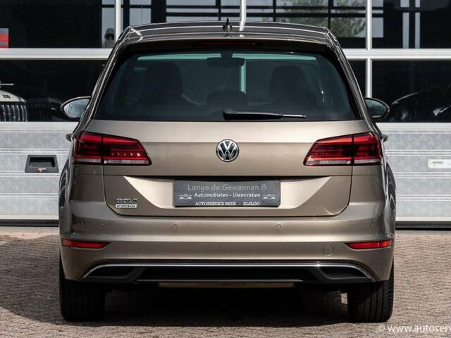 Фольксваген Гольф Спортсван 2018 в Европе на Automoto.ua Серый Фольксваген Гольф Спортсван, объемом двигателя 1 л и пробегом 62 тыс. км за 16950 $, фото 4 на Automoto.ua