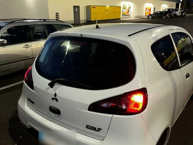 Мицубиси Кольт 2008 в Европе на Automoto.ua Мицубиси Кольт, объемом двигателя 0 л и пробегом 150 тыс. км за 1990 $, фото 2 на Automoto.ua