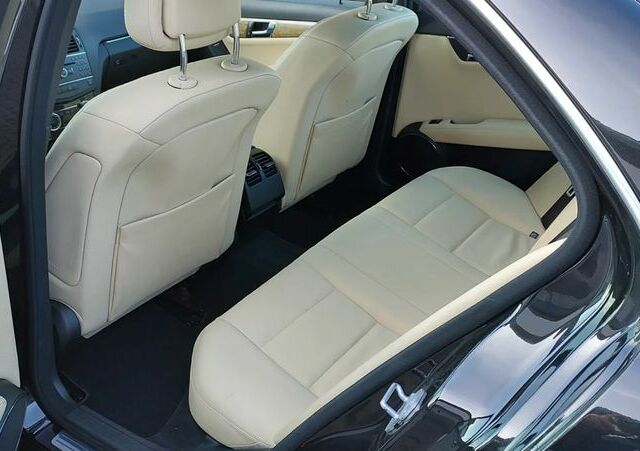 Мерседес Ц-Клас 2008 у Європі на Automoto.ua Чорний Мерседес Ц-Клас, об'ємом двигуна 1 л та пробігом 189 тис. км за 8463 $, фото 33 на Automoto.ua
