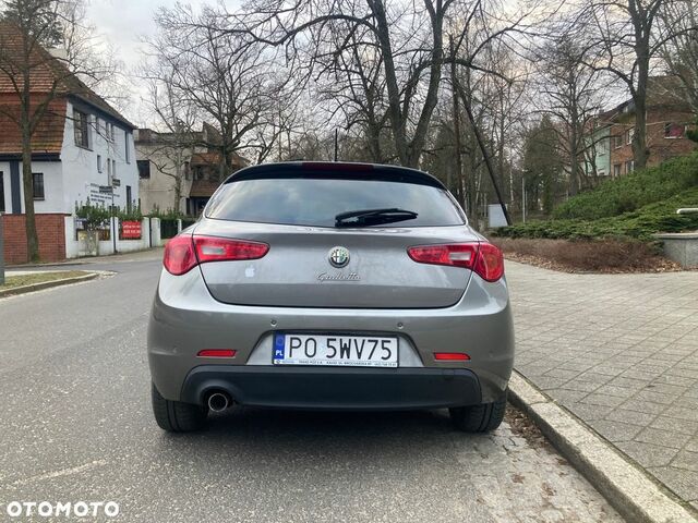 Альфа Ромео Giulietta, об'ємом двигуна 1.6 л та пробігом 134 тис. км за 6479 $, фото 4 на Automoto.ua