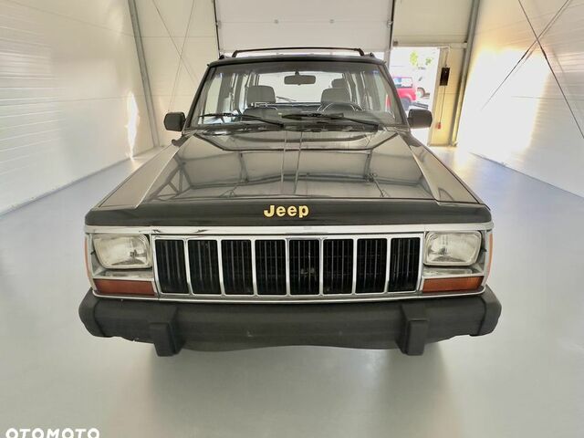 Джип Cherokee, об'ємом двигуна 3.96 л та пробігом 178 тис. км за 10346 $, фото 3 на Automoto.ua