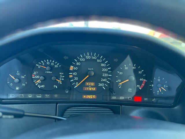 Мерседес ЦЛ 420 1996 у Європі на Automoto.ua Мерседес ЦЛ 420, об'ємом двигуна 4.2 л та пробігом 177 тис. км за 15939 $, фото 15 на Automoto.ua