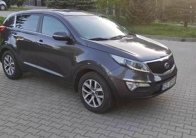 Киа Sportage, объемом двигателя 1.59 л и пробегом 95 тыс. км за 12311 $, фото 2 на Automoto.ua