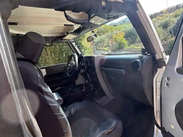 Джип Вранглер 2008 в Европе на Automoto.ua Серебряный Джип Вранглер, объемом двигателя 2.78 л и пробегом 203 тыс. км за 18049 $, фото 3 на Automoto.ua