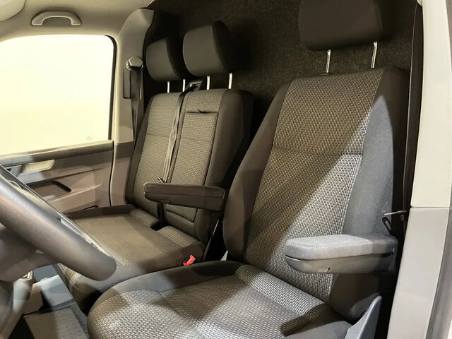 Фольксваген T6.1 Transporter 2021 у Європі на Automoto.ua Білий Фольксваген T6.1 Transporter, об'ємом двигуна 1.97 л та пробігом 81 тис. км за 25290 $, фото 7 на Automoto.ua